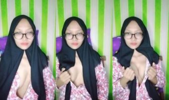 Ella Hijabers Berkacamata Spill Belahan ID 89006826 Mango